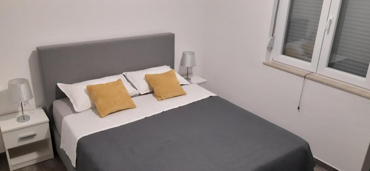 Apartmani Antea Starigrad Paklenica Exterior photo